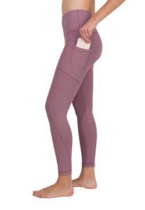 90 degree leggings with pockets for runners as an alternative leggings to Lululemon leggings, a dupe to Fabletics, and an option that’s not Athleta