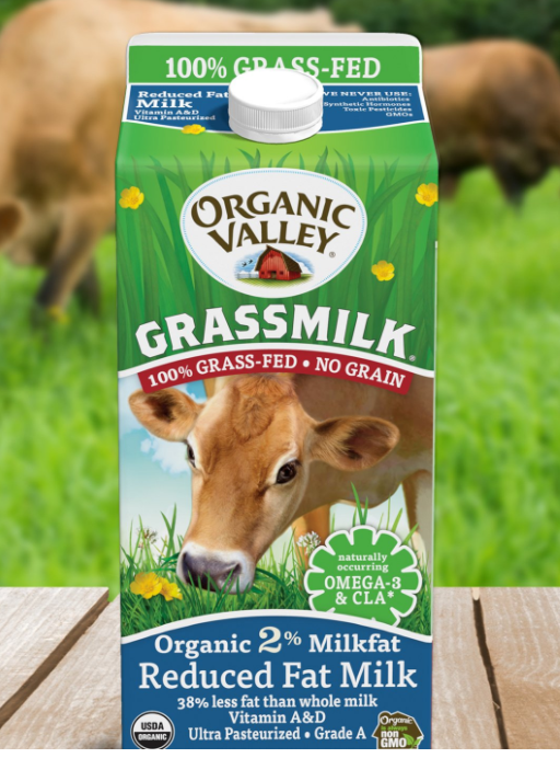 Organic Valley grass-fed cows and grassmilk from Whole Foods as the best milk to buy at whole foods and a healthy, affordable food from Whole foods that is recommended by Chrissy from The Jeans Fit